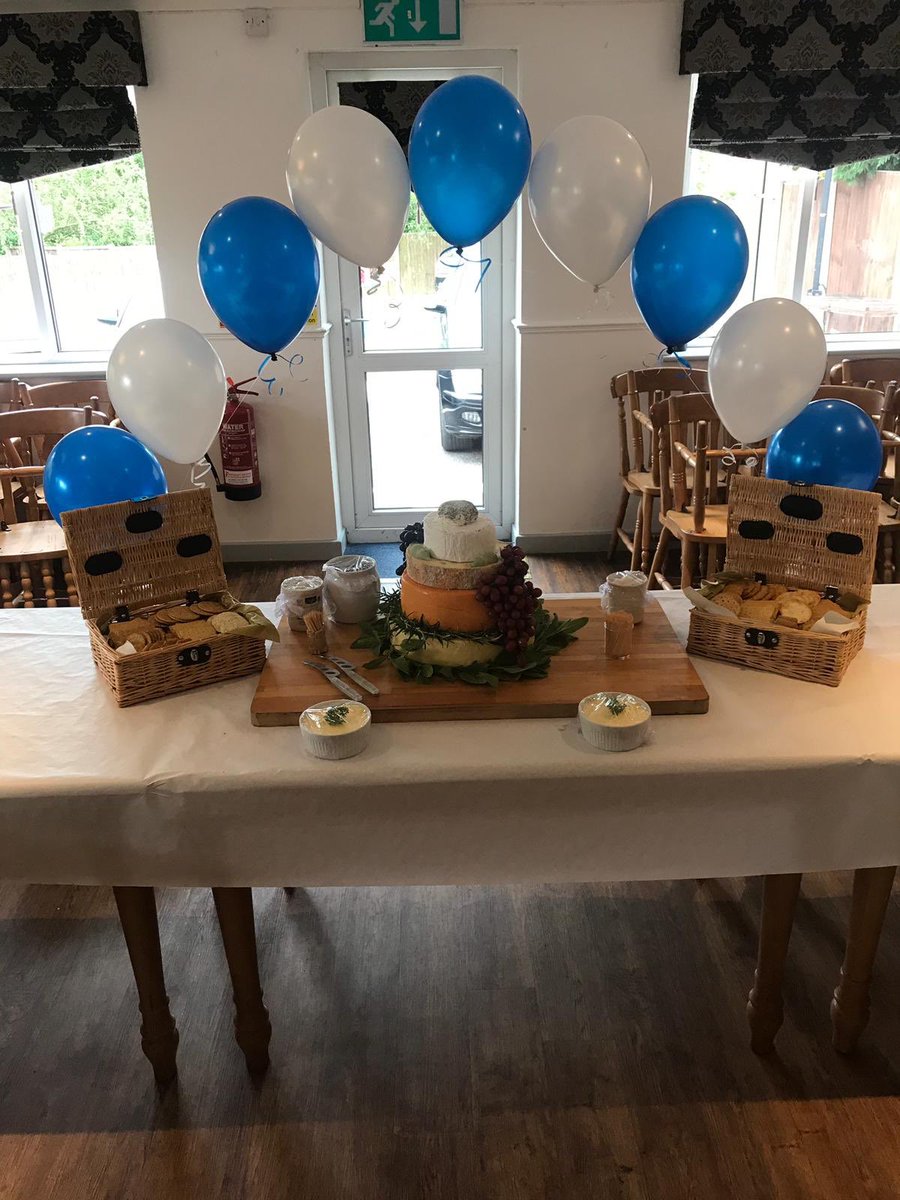 VickyTCKC's tweet photo. Absolutely loved doing this #cheese #cake for a lovely gentleman’s birthday, all 14kg of it!!🧀🧀🧀
#cakealternative #cheesecake https://t.co/EaPk4vO61T