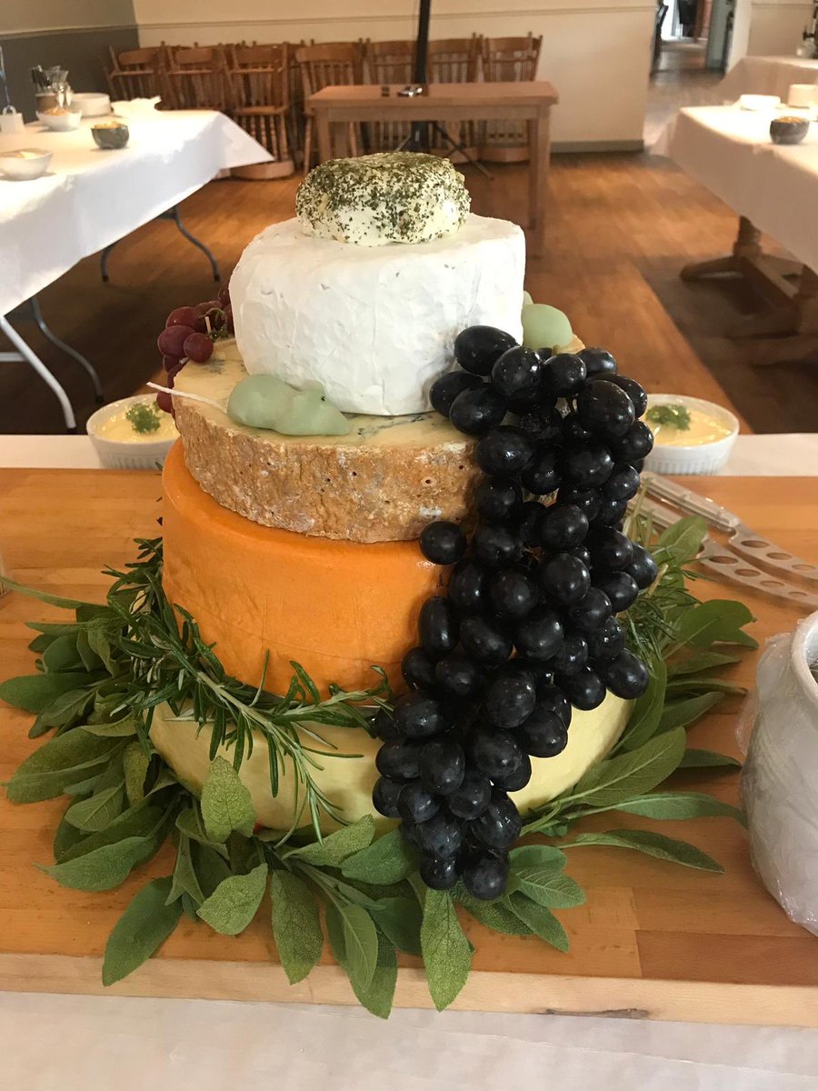 VickyTCKC's tweet photo. Absolutely loved doing this #cheese #cake for a lovely gentleman’s birthday, all 14kg of it!!🧀🧀🧀
#cakealternative #cheesecake https://t.co/EaPk4vO61T