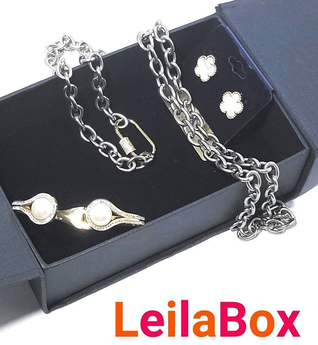 LeilaBox_'s tweet photo. Wondering what might come in your #LeilaBox?  At least $150 worth of fabulous #jewelry, that's what! Join today - it's the best box for jewelry lovers. -
#subscriptionbox #bling #jewelryonloan #style #necklaces  #earrings #bracelets #fashion #unboxing #i… https://t.co/1MBaGWxpuA https://t.co/pQGO3YiAe0