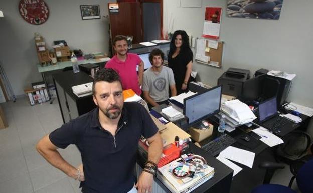 🤩📰 ¡¡¡Zima Tools en la prensa!!!

Lee nuestra entrevista en El Correo y conoce nuestra novedosa forma de vender, donde tú pones el precio 💥

elcorreo.com/economia/tu-ec…

🔄 Retwittea para que seamos más y mejores zimatools.com/content/21-el-…