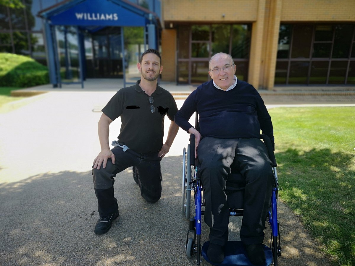 Amazing moment. I was allowed a few minutes to chat with Frank Williams today, mainly about his fantastic lap with @LewisHamiltontrue. He is real gentleman and a true legend. Massive thanks and admirations👌🏻