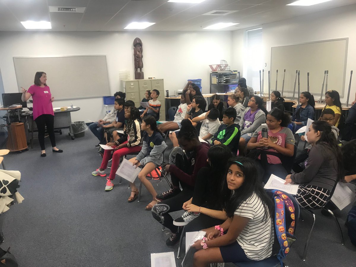 beemer_ed's tweet image. I forgot to send this out on Friday, Mr. Krainess and Ms. Snowden’s Life Skills classes saw a great presentation by the Marine Corps Museum about how our community has changed!
#LRMSsummerschool #PWCSsummerschool