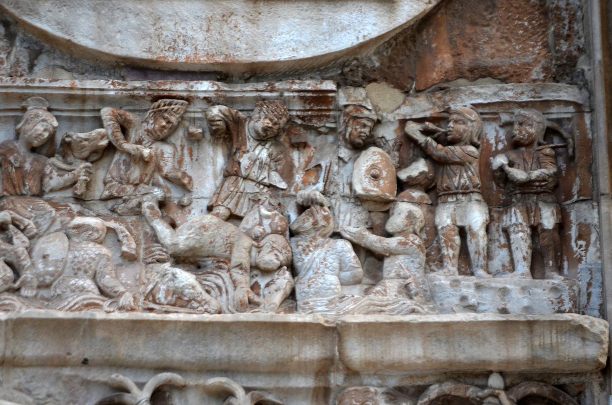 ByzantineLegacy's tweet image. Battle of the Milvian Bridge (312) as depicted on the Arch of Constantine in Rome (completed around 315)