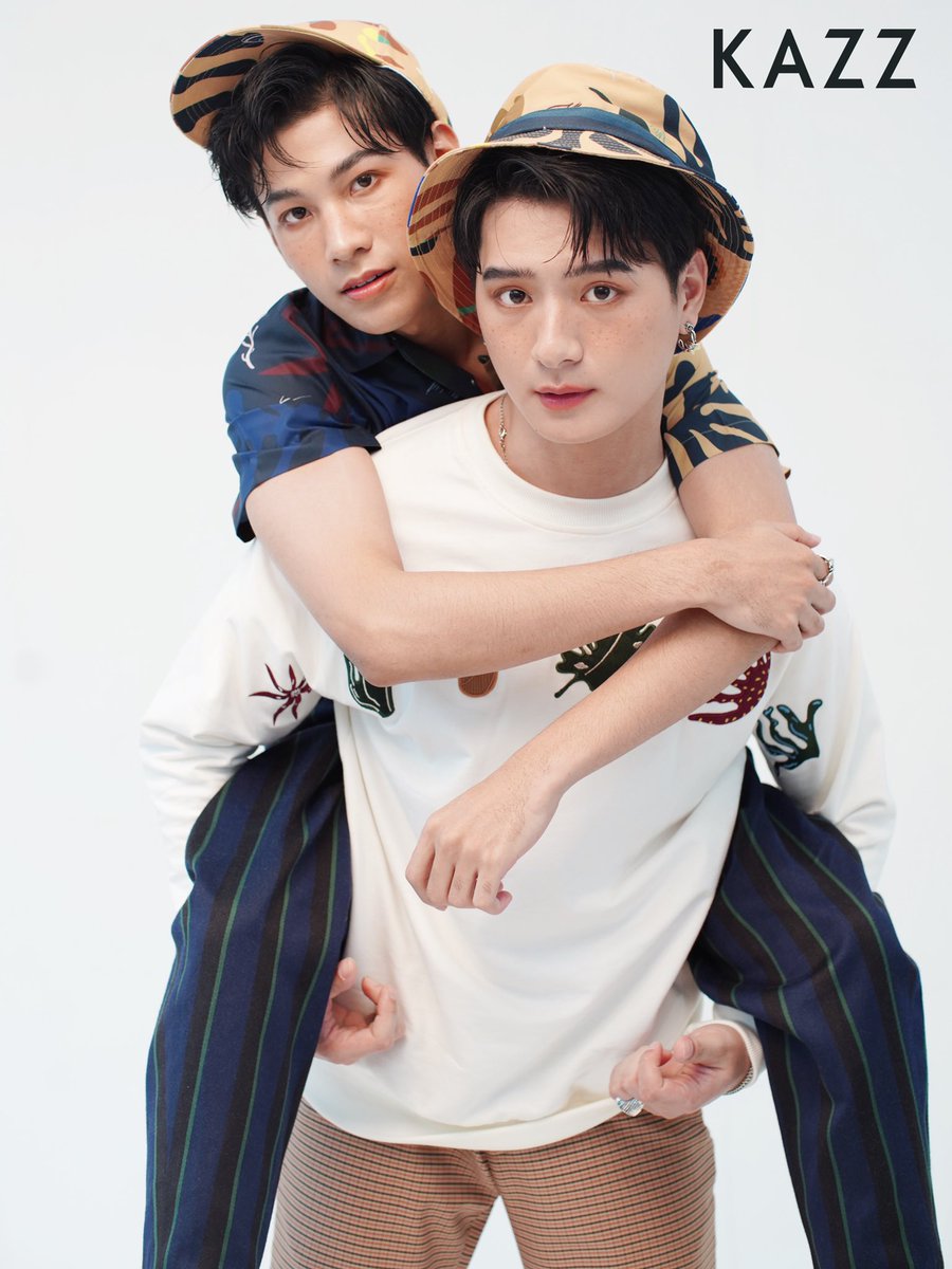 OnlySingtoFCVN's tweet photo. Xỉu òi 😣😣
#SingtoPrachaya
#KristPerawat
#KazzMagazine 
Cre by owner https://t.co/ukaLRX6nqH