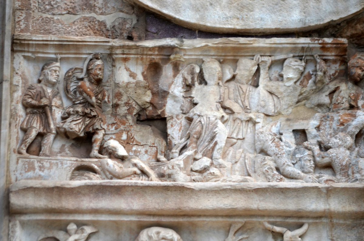 ByzantineLegacy's tweet image. Battle of the Milvian Bridge (312) as depicted on the Arch of Constantine in Rome (completed around 315)