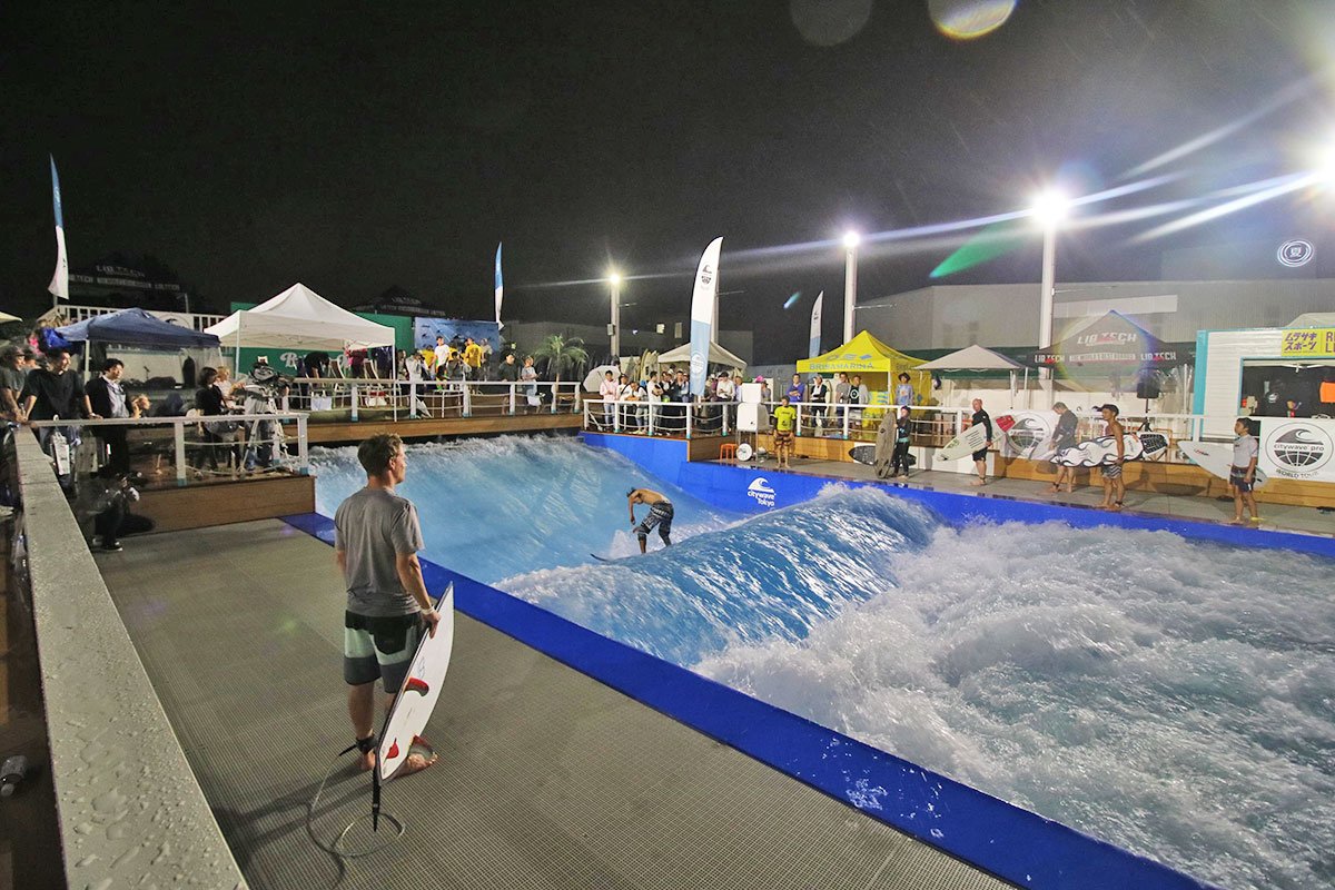JapanJeep's tweet photo. 夏の特別限定車2台の登場と『citywave pro WORLD TOUR in Tokyo』での熱戦、そして夏の到来を感じさせる音楽が響き渡るパーティと、「BIKINI NIGHT」は大盛況でした！

#海遊び #Jeep_Real #Jeep #ジープ #BIKINIWEEKEND #wrangler #wranglersafari #ラングラー #Renegade #レネゲード #BIKINIedition https://t.co/umipWLbmEA