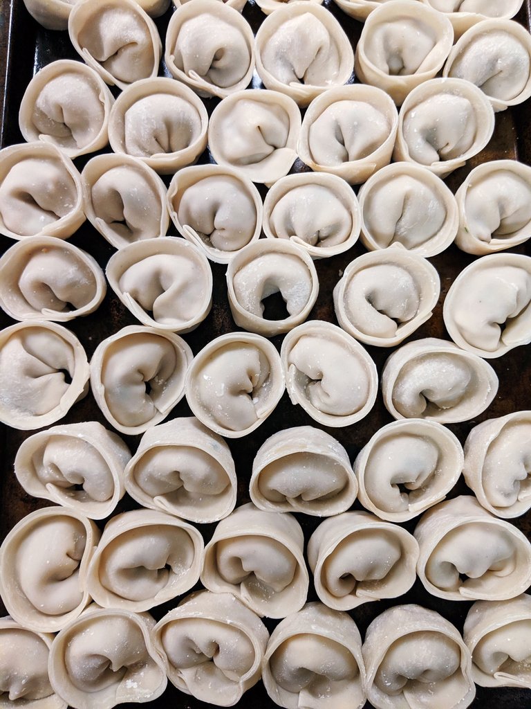 meimeidumplings's tweet photo. Did you know we make thousands of delicious dumplings every week? 🥟🥟🥟🥟🥟You can learn the art of dumpling making too at an upcoming #DumplingClass, or book a private #DumplingParty for your friends, family or co-workers! https://t.co/9FyArhnhzq https://t.co/SlVd11qr26