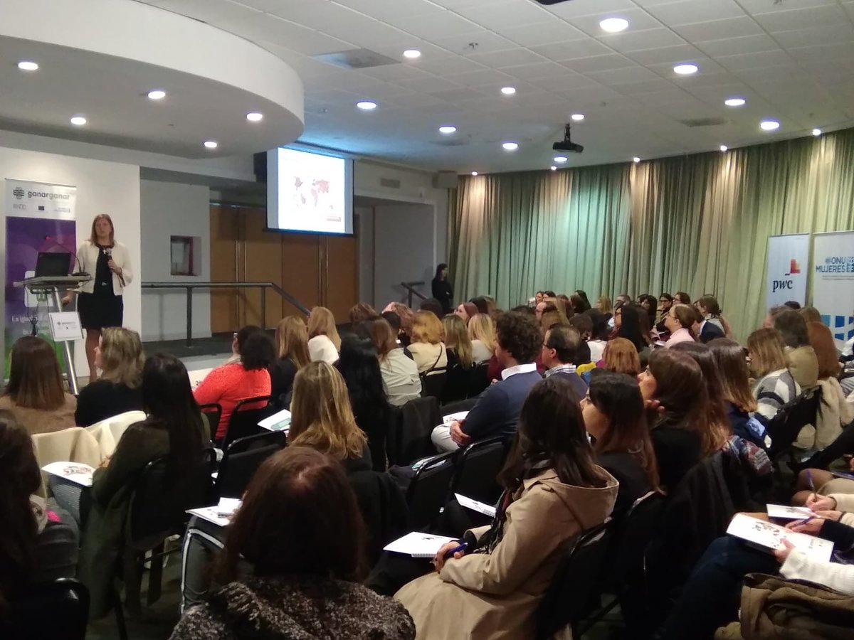 Ahora <a href="/pata_marques/">Patricia Marques</a>, socia de Capital Humano de PwC Uruguay, comenta sobre la postura de la firma respecto a la equidad de género, en el taller del Ciclo #WEP de <a href="/ONUMujeres/">ONU Mujeres</a>.