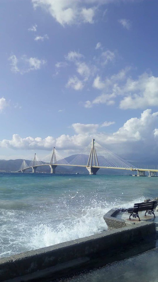 sailinhistory's tweet image. Pilot testing - day 14: Admiring the Rio bridge and the wild waves.
