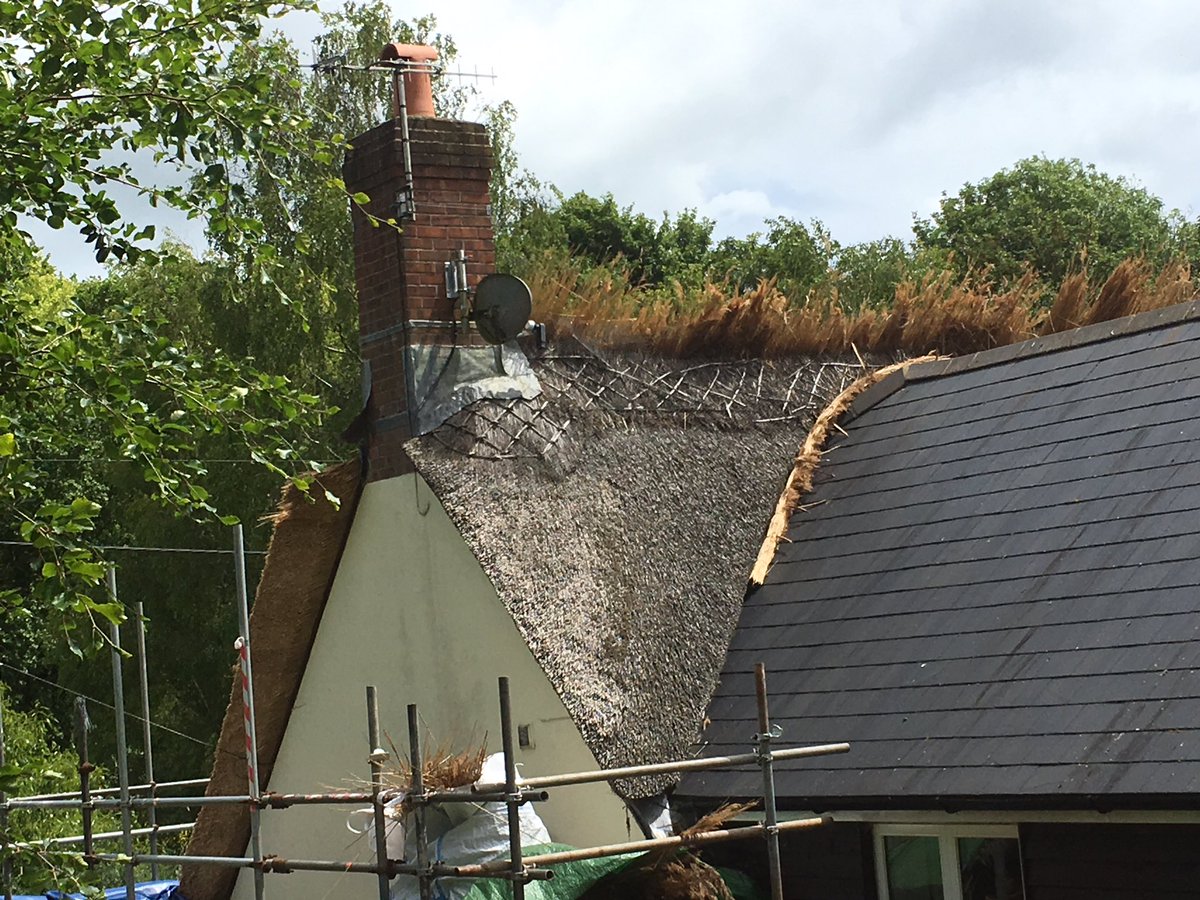 copsecottagebnb's tweet photo. We have a new thatched roof.  Master thatchers Benjamin King and Vincent Vaughan https://t.co/ixXld8GpzV