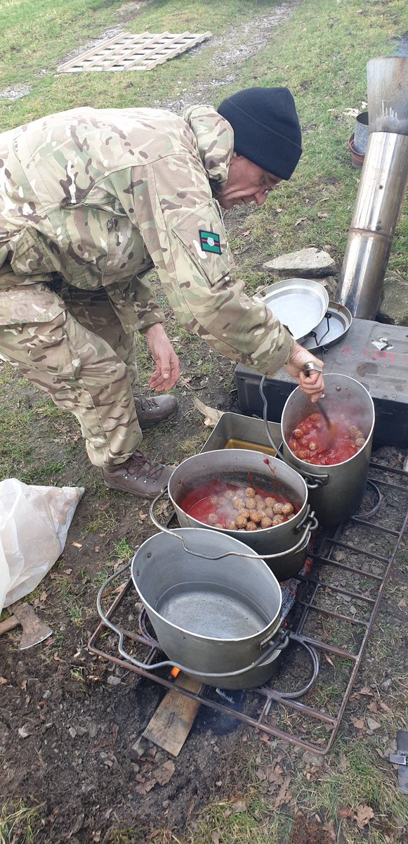 RYORKS_REGT's tweet photo. .#4YORKS @BritishArmy Reserves are now recruiting chefs! Living in #Yorkshire or #Teesside &amp; fancy the challenge of combat cooking? Then why not join #YourCountyRegiment?  Call 01904668066 for more info - #YourArmyNeedsYou @The_Black_Rats @RHQ_The_RLC @BritishArmyNE @ArmyJobsYork https://t.co/SaaWVAQfFY