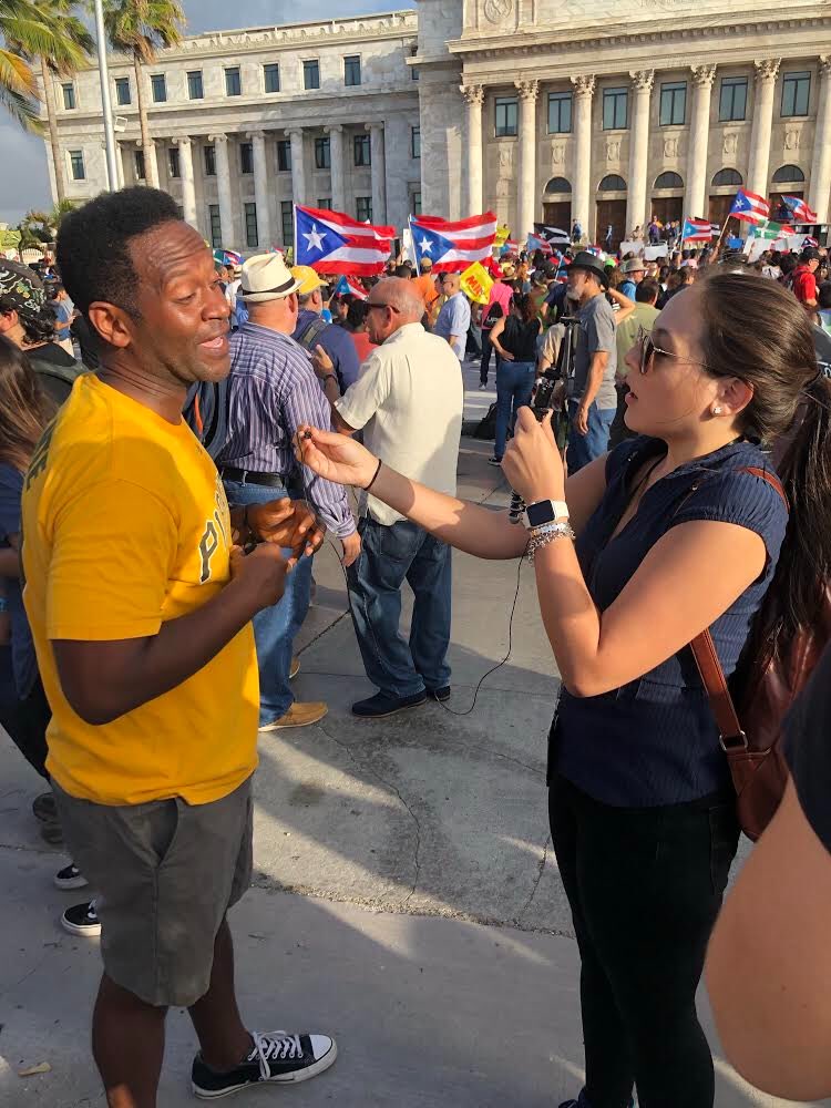 Our @newmarkjschool bilingual masters candidates @nataliarodmed and @cristina_corujo covering the protests in Puerto Rico for @NY1noticias and @latinorebels 💪🏼 #summerinternships #periodismobilingüe