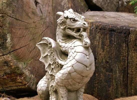 PerfectPlants1's tweet photo. #TongueOutTuesday Scaly dragon garden statue, 31cms tall. Joining in with the tongue-out-fun. But he can't promise not to do it on six other days too.😆 https://t.co/VX4dtw1pxQ