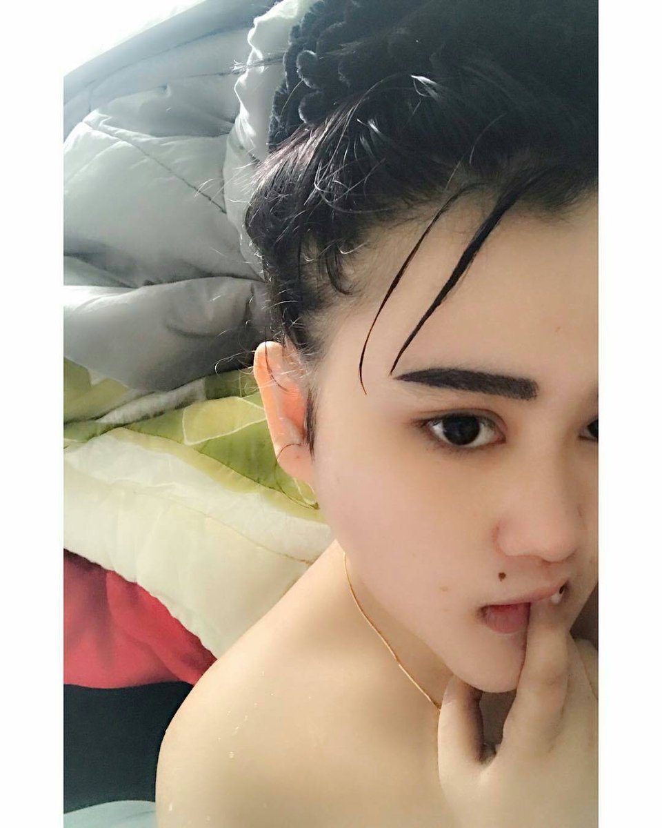 RYoanlee's tweet photo. buat hari ini video call dulu kita say..😘😘😘
#openvc 
#vcs 
#vcscolmek 
#vcswhatsapp 
#videocall 
#videosange 
#videobokepterbaru 
#joinvcs 
#videocallsex 
#colmek #bokepindonesian https://t.co/4rRLOEnb1H