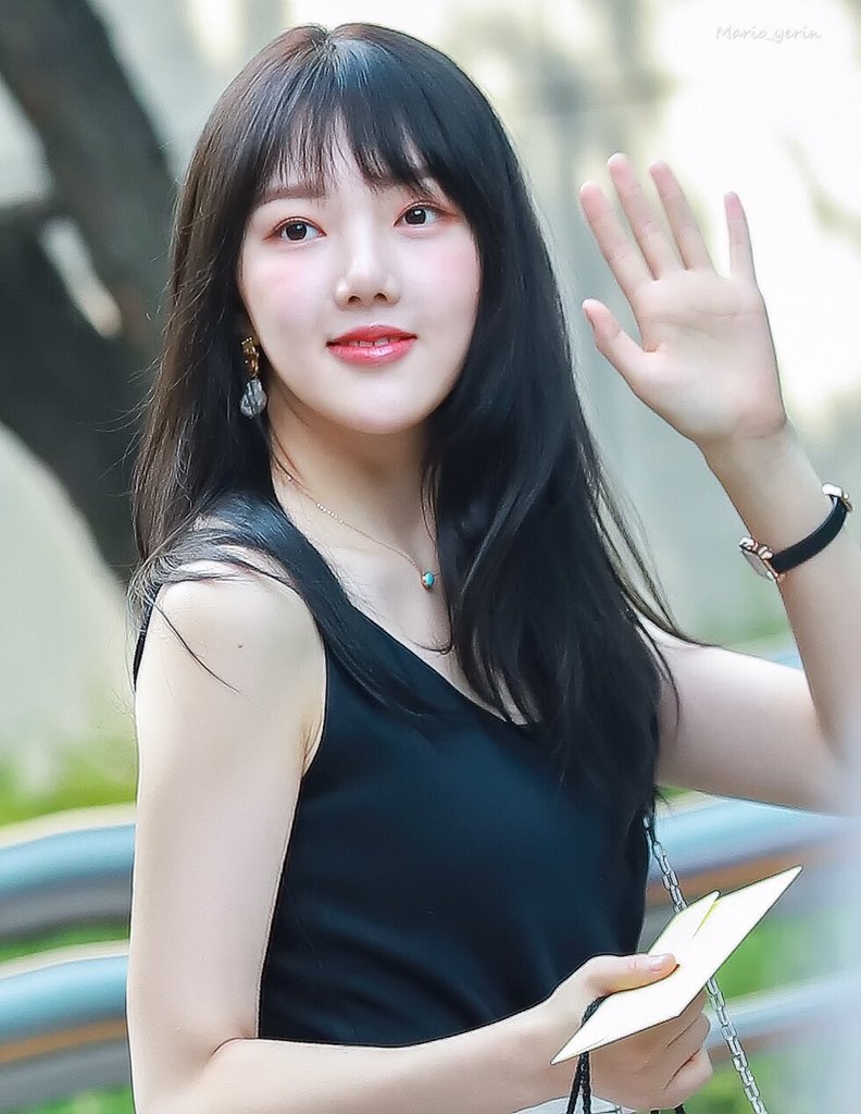 Mario_yerin's tweet photo. 190705  KBS 출근하다🤟
#GFRIEND #여자친구 @GFRDofficial   
#예린 #YERIN #정예린 #イェリン https://t.co/SC7QMcl8hb