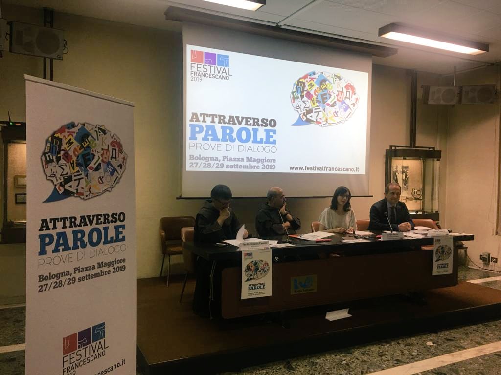 BPER_Banca's tweet photo. Nella sala stampa della Radio Vaticana a #Roma, la presentazione dell’undicesima edizione del #FestivalFrancescano (#Bologna, 27-29 #settembre) dedicata al #dialogo.
#BPERBanca sostiene il #Festival fin dal suo esordio. E’ una scelta convinta di responsabilità sociale d’impresa. https://t.co/iq9KcpXBWN