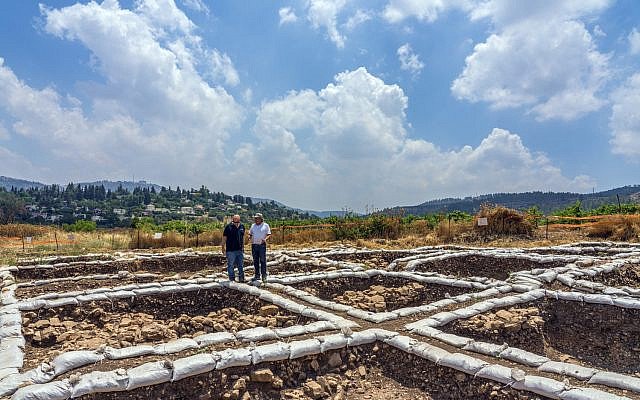 Itongadol's tweet photo. UN ASENTAMIENTO DE 9,000 AÑOS DE #ANTIGÜEDAD FUE DESCUBIERTO CERCA DE #JERUSALEM
https://t.co/5F7SMmgGf4
#Israel #Motza #Arqueología #descubrimiento https://t.co/qHLnN340R1