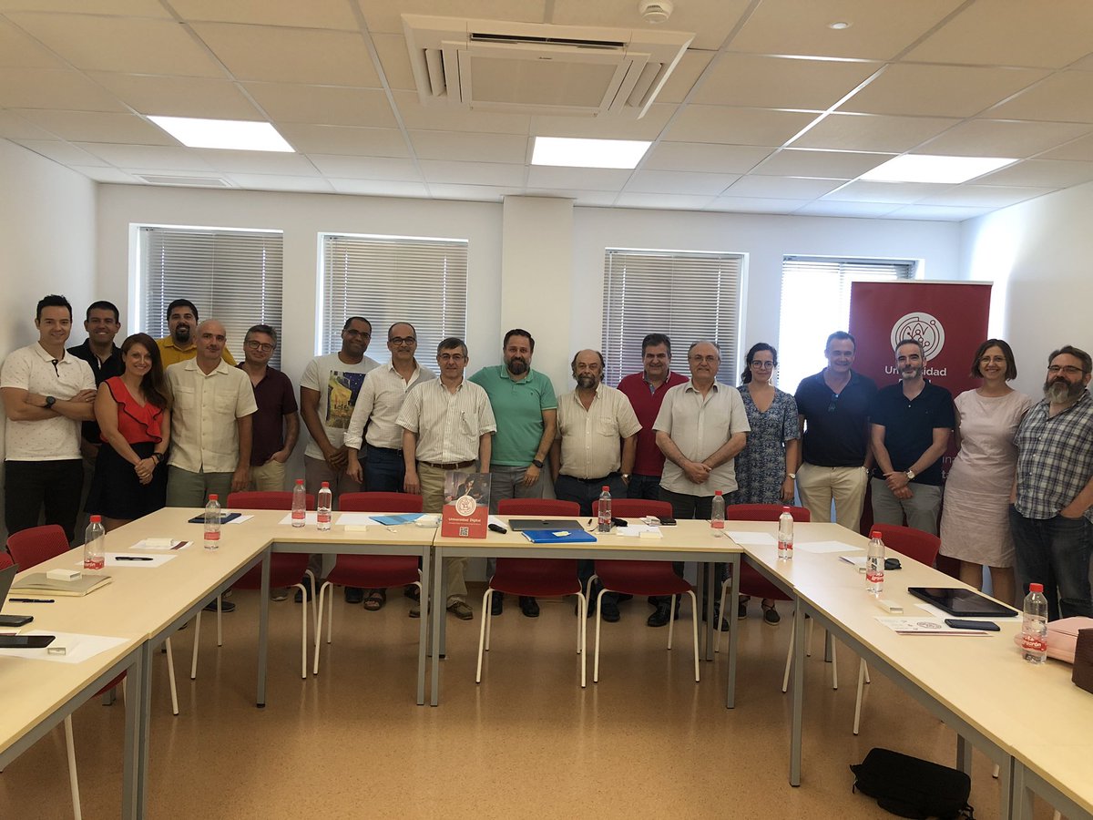 Fin de la reunión con decanos/as y vicedecanos/as de facultades de la <a href="/UMU/">Universidad Murcia</a> 
Muchas gracias por vuestra asistencia, aportaciones  y grandes ideas! 💡
Es un lujo poder llevar a cabo la #TransformacionDigital de la Universidad con vuestro talento!🙌