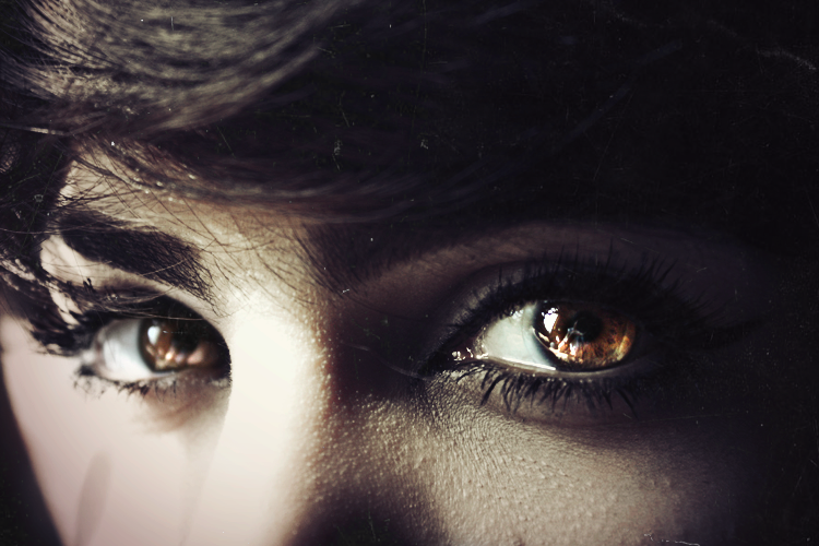 Твои черные глаза аромат. Взгляд черных глаз. Глаза девушки. Глаза Эстетика. Темные глаза.