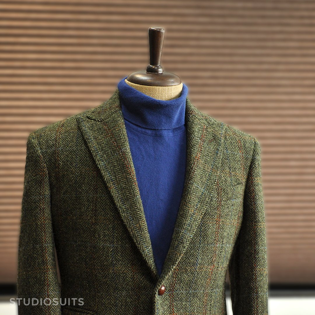 StudioSuits's tweet photo. Customer Order Spotlight!
Jacket commissioned by our client from Ontario, Canada

You can buy this look from here:
https://t.co/znFhgW0M1a

Fabric : Harris Tweed Country Green, Jacket Style : Two Button, Buttons : Vintage Brown Leather.

#harristweed #green #jacket #studiosuits https://t.co/vogxYn3mIL