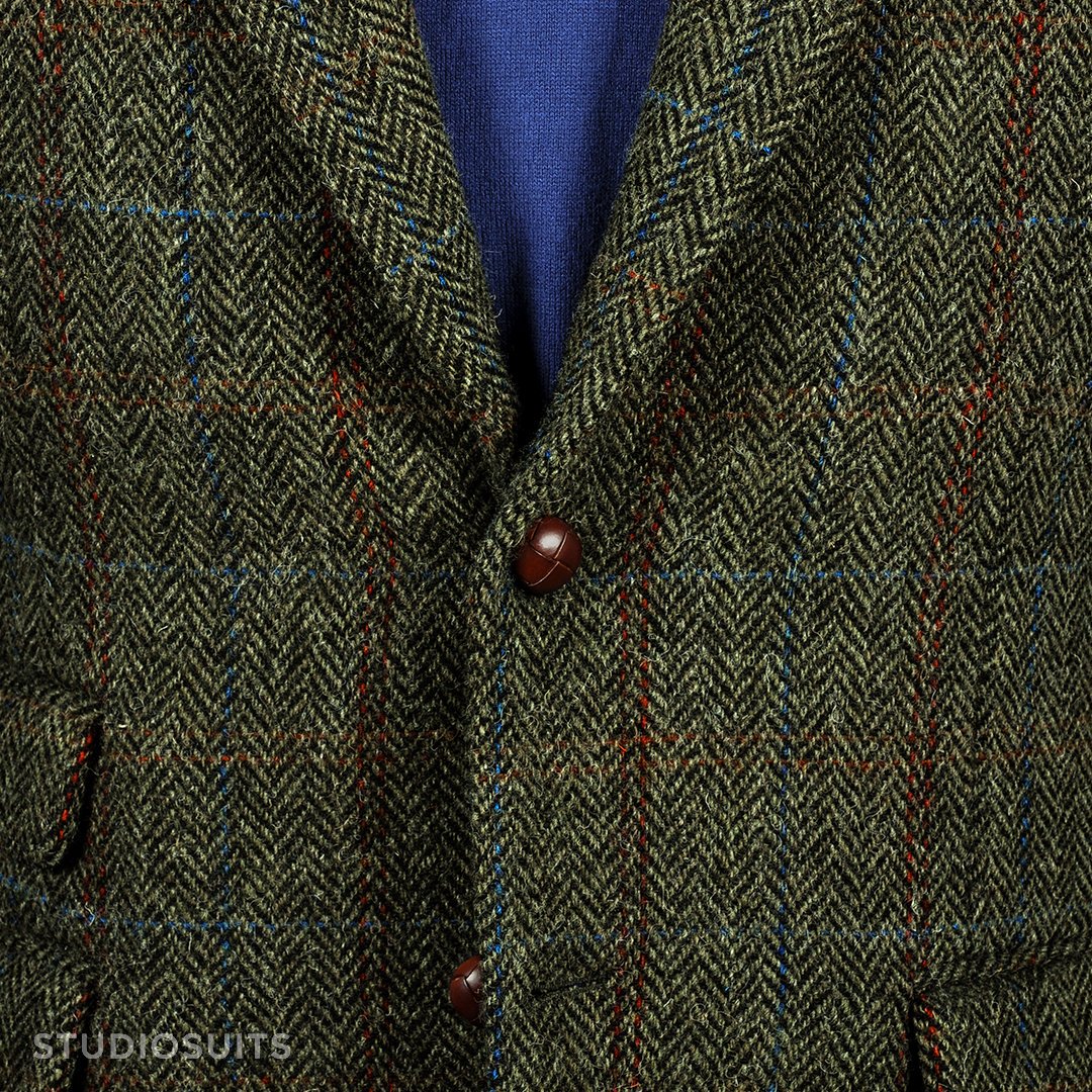 StudioSuits's tweet photo. Customer Order Spotlight!
Jacket commissioned by our client from Ontario, Canada

You can buy this look from here:
https://t.co/znFhgW0M1a

Fabric : Harris Tweed Country Green, Jacket Style : Two Button, Buttons : Vintage Brown Leather.

#harristweed #green #jacket #studiosuits https://t.co/vogxYn3mIL
