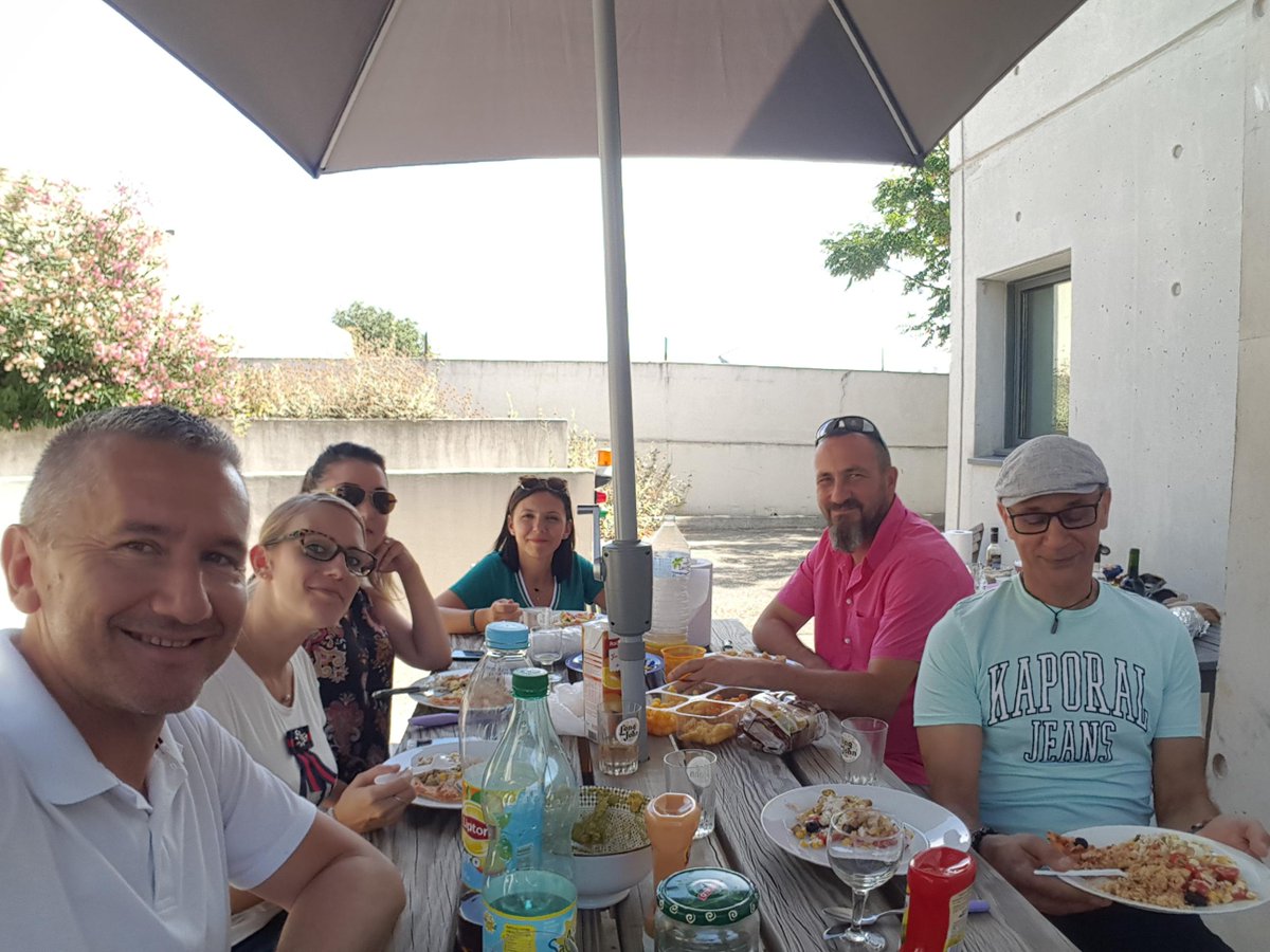 SERGUIERL's tweet photo. Fin de formation pour les filles .... Après l'effort, le réconfort #GRDFSO #DALSO #AAGSO #QVST #Convivialité #recrutement https://t.co/N99KeVyAj7