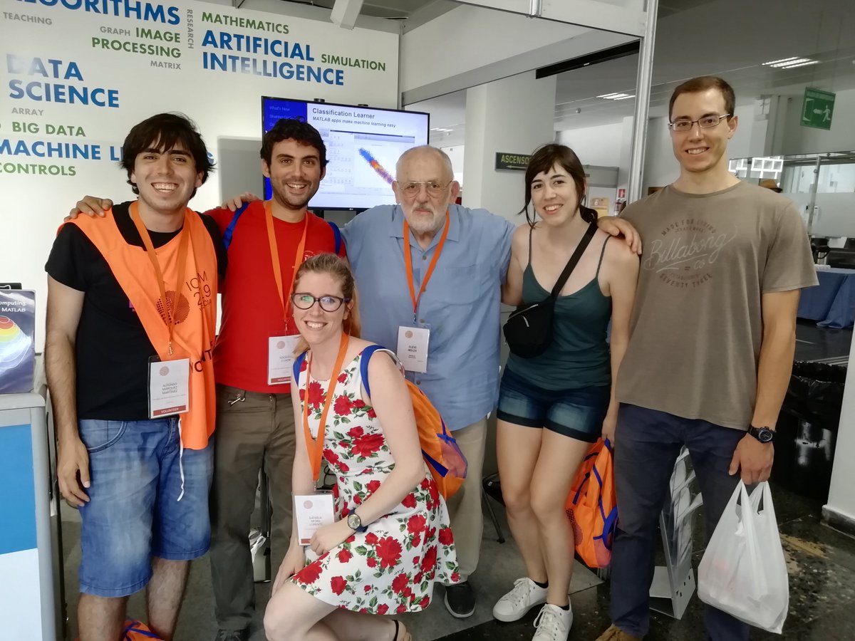 matematico1729's tweet image. It has been a pleasure wich I did not expect to be able to meet the creator of MATLAB🤩

#welovematlab #ICIAM2019