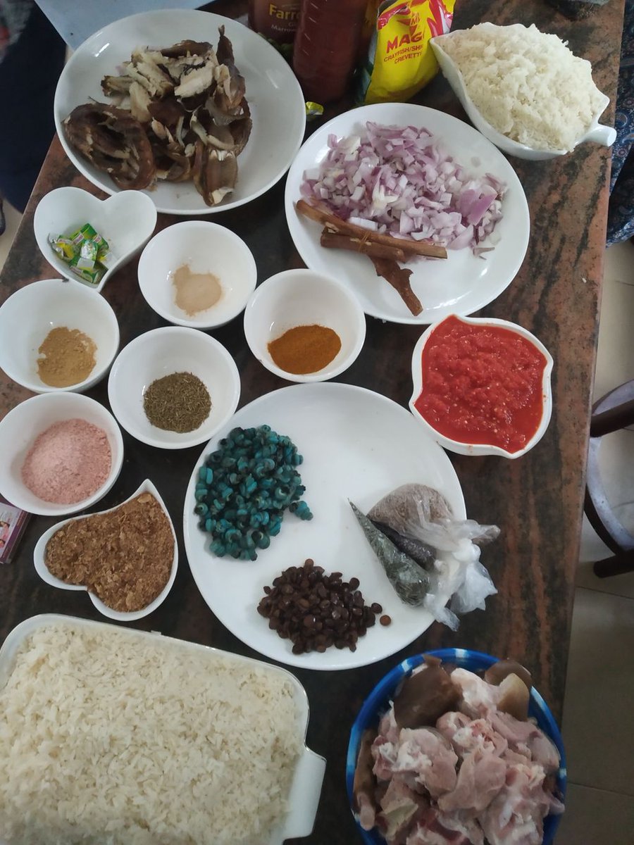 belle_first's tweet photo. Guess what's cooking?
:
#RecipeOfTheDay #recipes #bangasoup #ofadastew #Lunchtime #bellefirst https://t.co/mu95g2a9bU