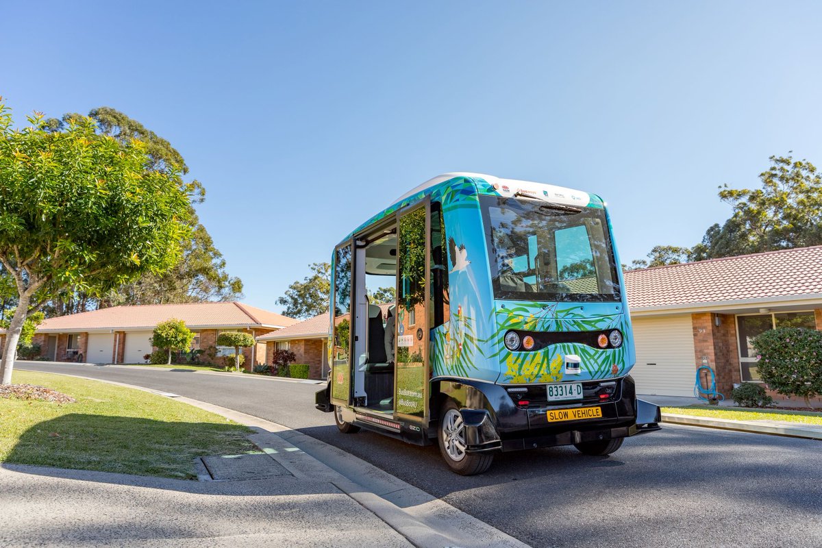 PaperCast_net's tweet photo. BusBot, Australia’s first regional automated vehicle trial, progresses to the more complex objectives of phase two with Papercast technology @BusbotAU @TransportForNSW @BuswaysGroup @EasyMile #BusBotAU #EPaper #EInk #BusStop #DigitalBusStop https://t.co/c8Z0Pn9jnI https://t.co/geeoRIIhpm
