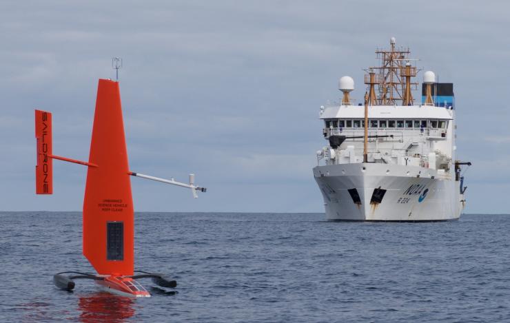 CaptArtemix's tweet photo. The Port of Amsterdam @PortofAmsterdam announced a pilot project with sailing drone deployed for depth inspection of marginal ships at locks. Marginal ships are vessels of which the depth is such big that they require an exemption for passing https://t.co/VuiQnakIO4 https://t.co/xXeI2Vi02F