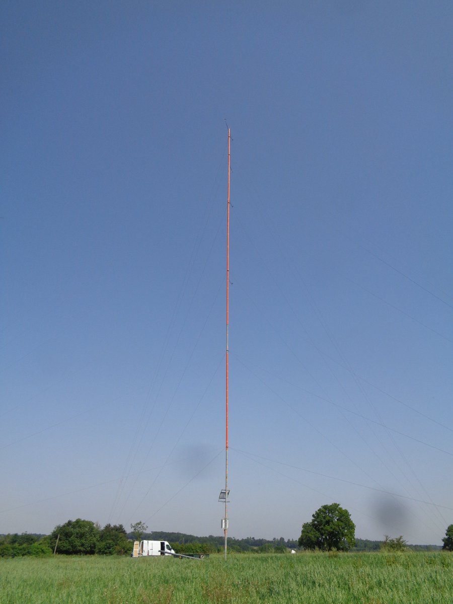 LocogenSAS's tweet image. Notre projet éolien normand de Croisilles avance, avec le montage d&apos;un mât de mesure ! Cette étude nous indiquera la vitesse de vent réelle du site, afin de pouvoir construire le projet de deux éoliennes en 2020. #projeteolien #transitionenergetique