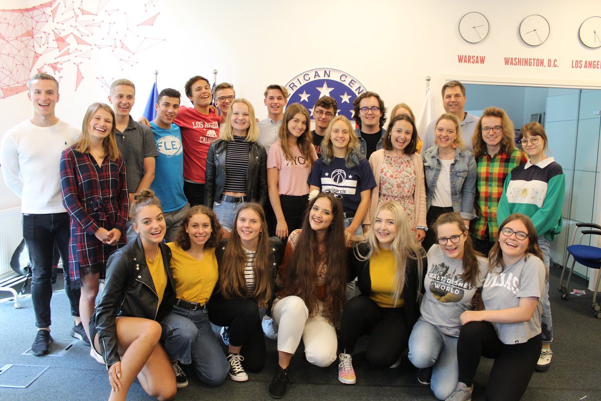 AlumniFlex's tweet photo. One of the most inspiring people I've ever had the pleasure to work with! 

As an Alumni Coordinator I’d like to thank all of you for such a unique Re-entry!💥

Can’t wait to see you at the upcoming events and as City Representatives!
#flexalumni https://t.co/OT1lRudL1g