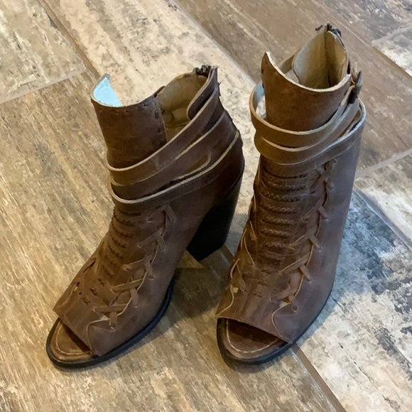 So good I had to share! Check out all the items I'm loving on <a href="/Poshmarkapp/">Poshmark</a> #poshmark #fashion #style #shopmycloset #athleta #articlesofsociety #freebirdbysteven: posh.mk/wi4tBwd3mY