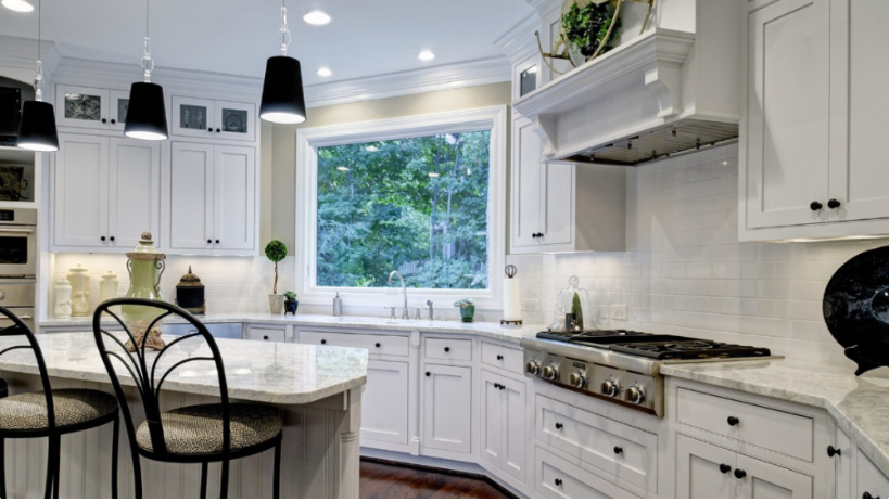 Dave Fox #Design Build #Remodelers in Columbus, OH spices up a traditional #black &amp; #white kitchen with the Inca Pro Hood from <a href="/Faber/">Faber</a> faberonline.com/the-inca-pro-p…