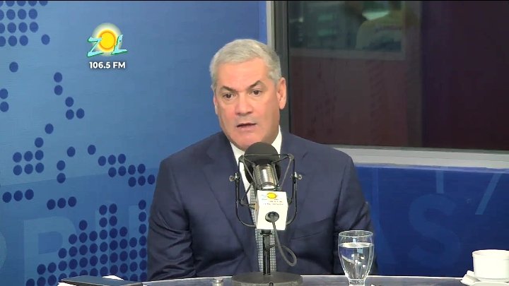SoldelaMananaRD's tweet photo. "Tenemos que tratarnos #PLD dentro del marco del respeto; me apena que las cosas hayan llegado a este nivel", manifestó el ministro Gonzalo Castillo en #SoldelaMananaRD. @ZOLFM1065 #LaMasInteractiva https://t.co/OGxvrMxpdx