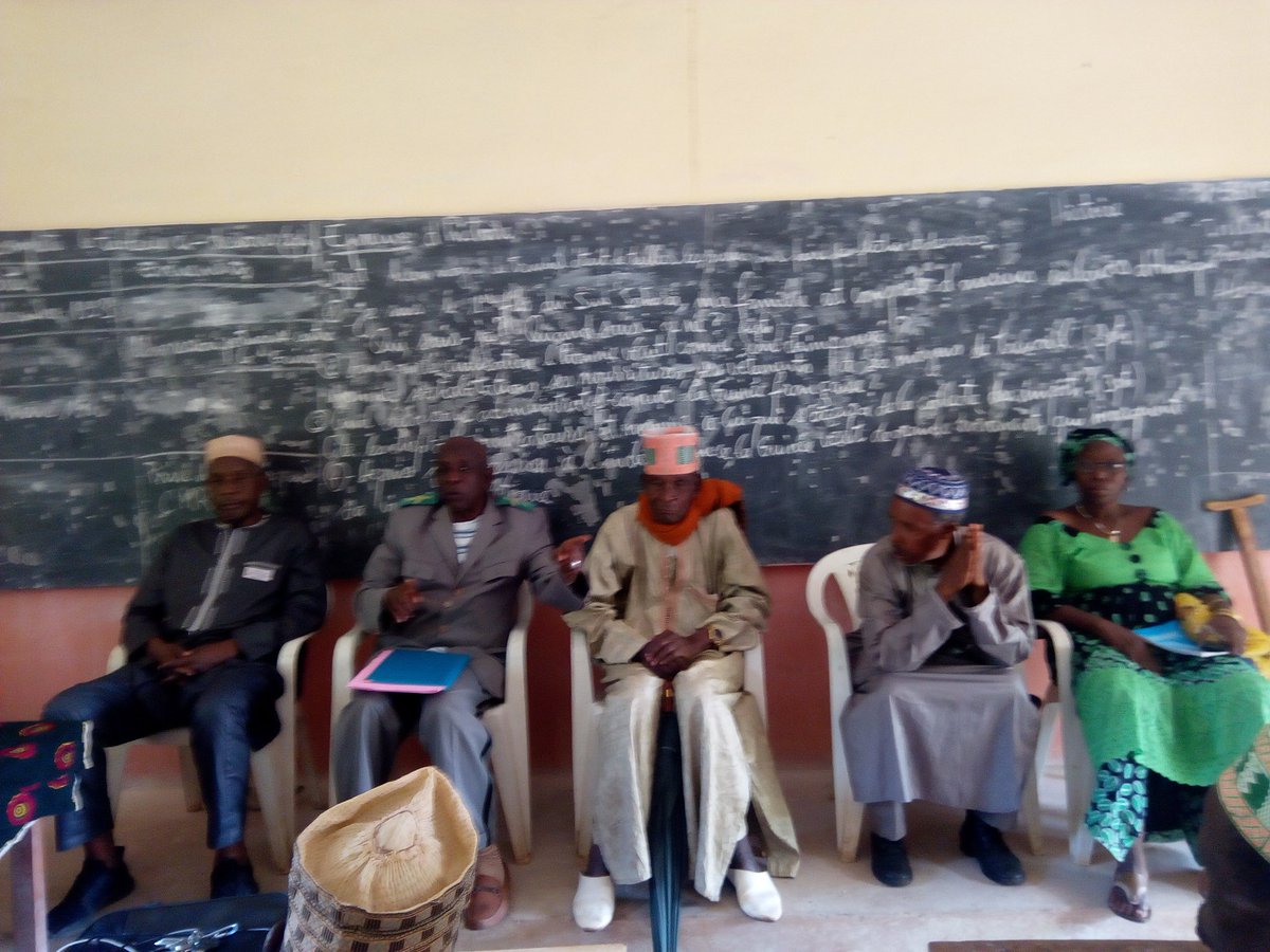 AideGuinee's tweet photo. Forum communautaire dans les régions de mamou et labé sur l'enregistrement des naissances #statistiques du mois a #Dounet. les #OCB de la sous-préfecture de Poredaka @OSIWA1 @UNICEFGuinea @planguinee @abdoul960 @unfpaguinee le consortuim #MaisonMere #Ujad #AideG. @ONGQVP https://t.co/1xNTcfg5lx
