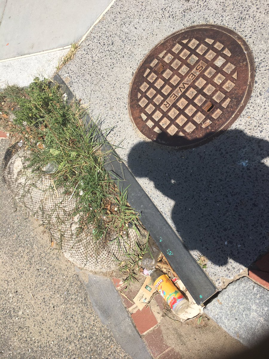 proffesionalmi1's tweet image. this here is a picture of bad infrastructure 🙁 when it’s floods and what will happen🤷🏾‍♂️ #itsmorethanmath 
#TransSTEMIYAISummer2019
#TransSTEMSummer2019
#InfrastructureCareers