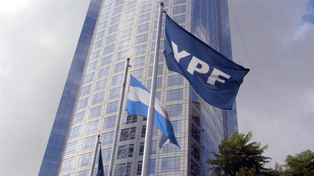 econojournal's tweet photo. El juicio millonario por la reestatizacion de @YPFoficial .
La estrategia legal del gobierno para neutralizar a Burford.
Por @Nicolas_Gandini 👉 https://t.co/8bqN8tgHua …
#Noticiaseconojournal #Juicio #Millonario #Reestatizacion #Eskenazi #Preska #Meagher #Petersen #Slate https://t.co/1S40H1CIv8