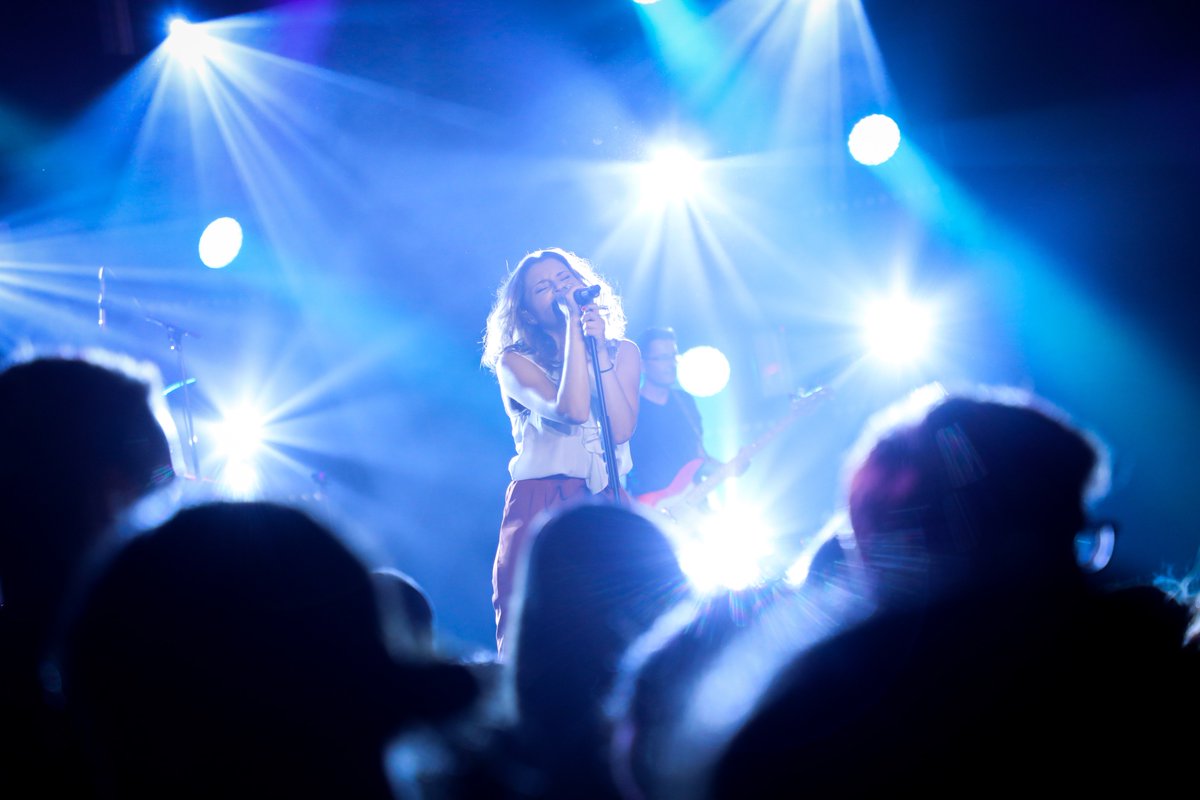ConseilNatMC's tweet photo. [#MCSummerConcert 🎤🎸🎹🇮🇩]
« WHAT A NIGHT ! » : 1° MC Summer Concert, plus de 1000 jeunes de #Monaco vibrent pour leurs artistes à la salle des Étoiles ✨

Retour en images 📸
👉🏻https://t.co/oK7ZEjVlZs https://t.co/mDIcT9g8iY