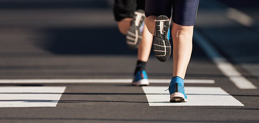 ChickenSoupSoul's tweet photo. It's a great time to get up and get moving. @AmyNewmark shares some favorite running tips from our new book #CSSRunningforGood in her latest @goodreads blog post. https://t.co/Moxe515zZE https://t.co/IDqzJc1Ni6