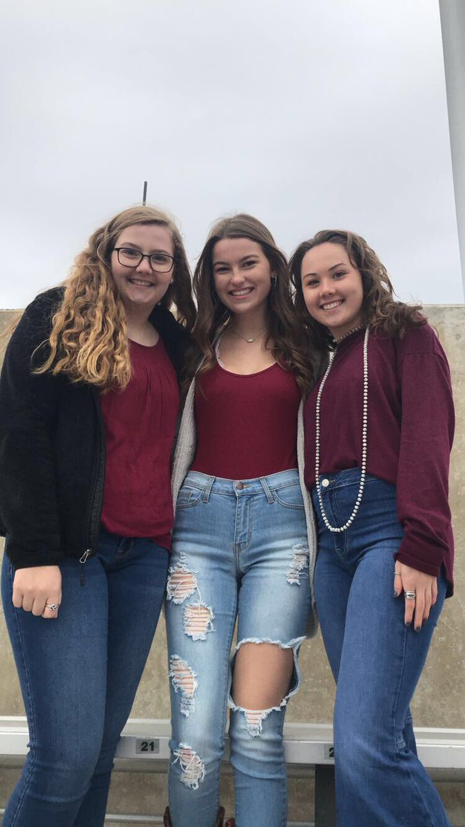 sarahEdowney's tweet photo. Happy 19th bday Amelia! I am so thankful for our friendship and cannot wait for this coming year with you! Love you so much❤️ https://t.co/uG6TIC6i9T