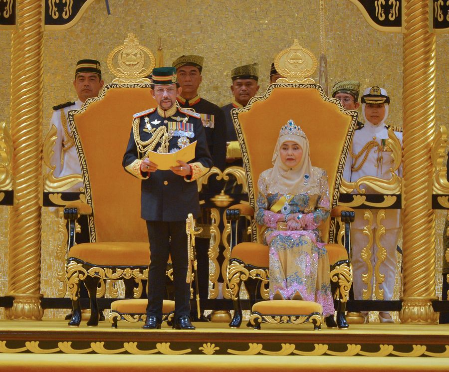 XHNews's tweet photo. 4,000 join Brunei Sultan's state banquet to celebrate 73rd birthday https://t.co/Cj5XoF8iyJ https://t.co/j5PXzJEv5B