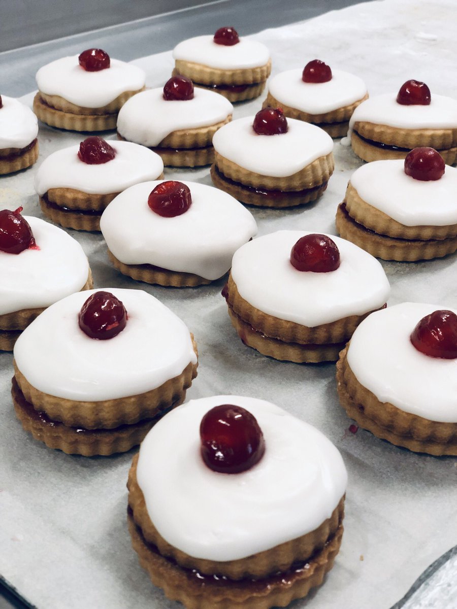 LoughsBakery's tweet photo. As it’s National Cherry Day here are just a few of our homemade products we make using fresh cherries.🍒🥧🍰
#nationalcherryday #cherryslice #cherrytart #cherryscone #empirebuscuit #homemade https://t.co/KgRfUMWbs9