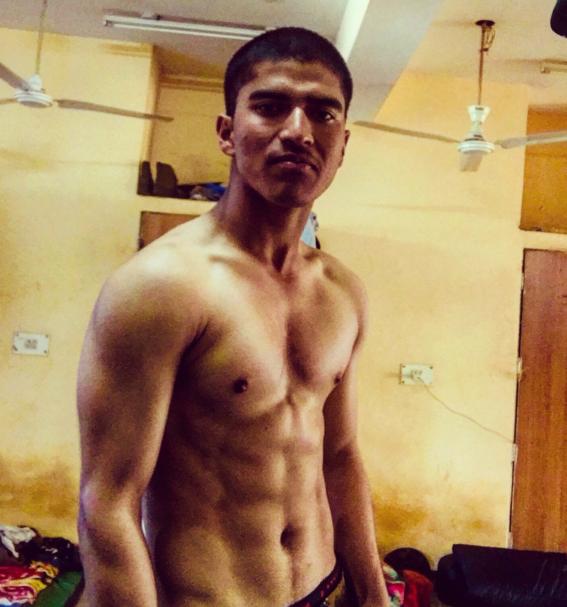 HiManshuu_k's tweet photo. #SixPackTwitter #LetsDoIt 🤘🏻 https://t.co/ycUa460HsF