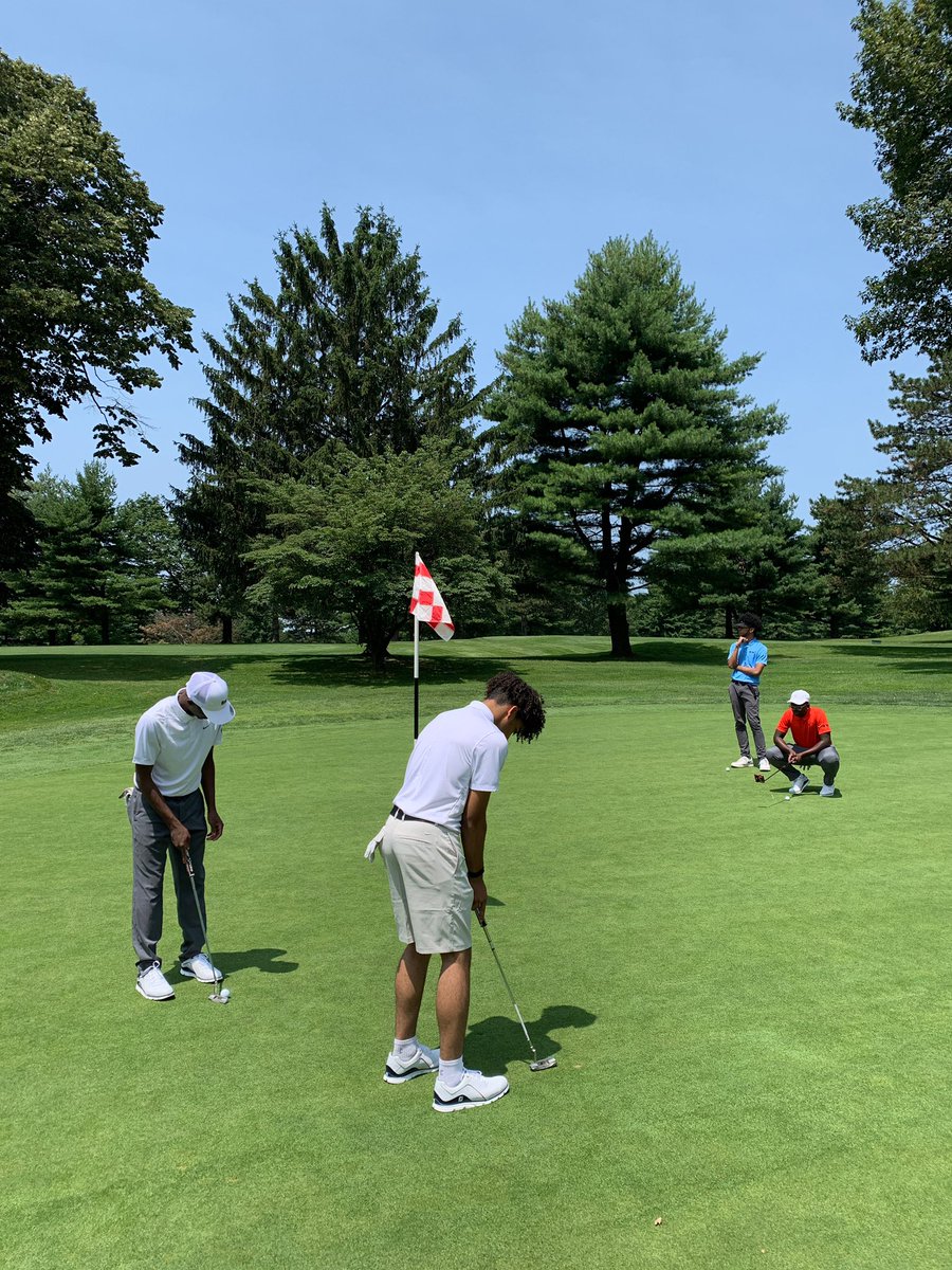 bridge_golf's tweet image. This summer, our young men are working on their brains and their games. #bridgegolffoundation #nosummerslide #harlem