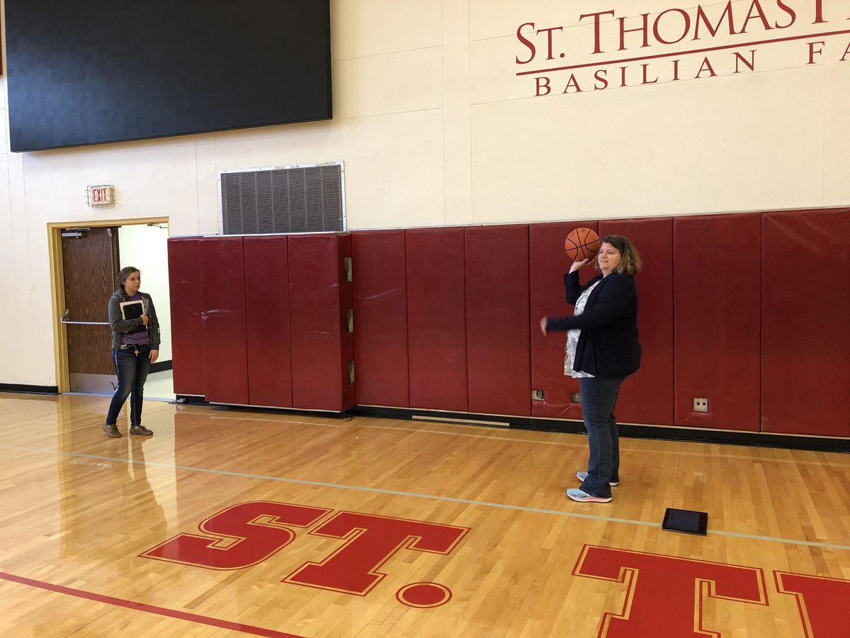 StemHou's tweet photo. Mechanics workshop day 7! Video analysis of projectile motion! https://t.co/JyC4wl3u5O