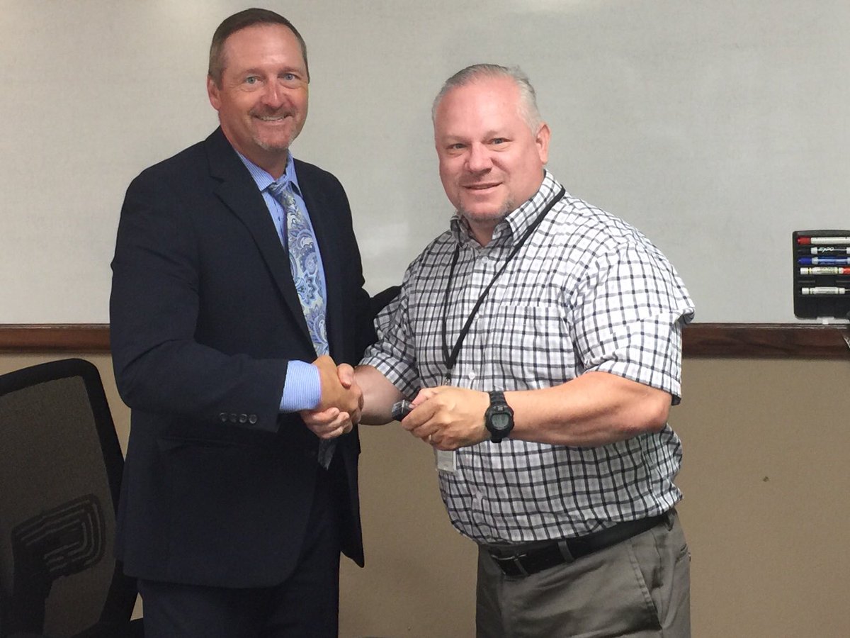MDOCFOA's tweet photo. Today at my staff meeting I had the privilege of presenting a couple dedicated people with service pins! ARU Lt. Charles Levens with his 25 year pin and ADD James Blakley with his 40 year pin. That’s right... 40 YEARS!!! Thanks to both of you for everything you do. #Congrats https://t.co/4XYtwkSDur