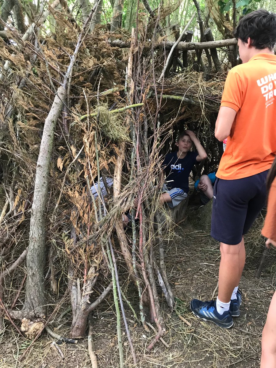 RickyRockUk's tweet photo. The Riceicles building dens 🏕#boysvsgirls https://t.co/pDeT0549jP