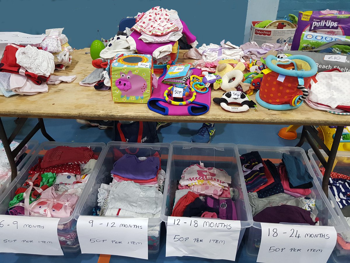 BerksBabyKidMkt's tweet photo. Expecting a baby soon? Before you drag your partner off to the Oracle with a long list of must-have baby items, did you know you can buy nearly-new baby clothes from as little as 50p at our market on 8 September? #savemoney #recycle #nearlynew #bargains #pregnancy #shop #clothes https://t.co/nhB2t3y5DH