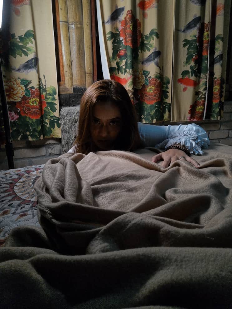 RadenZaharatul's tweet photo. New shortfilm by @asyrafrozami1 . First time pegang watak hantu ni. Nak tahu jadi tak jadi kalau gambar ni bawak ke mimpi kira jadi lah tu 🤪 https://t.co/xckifrlap8